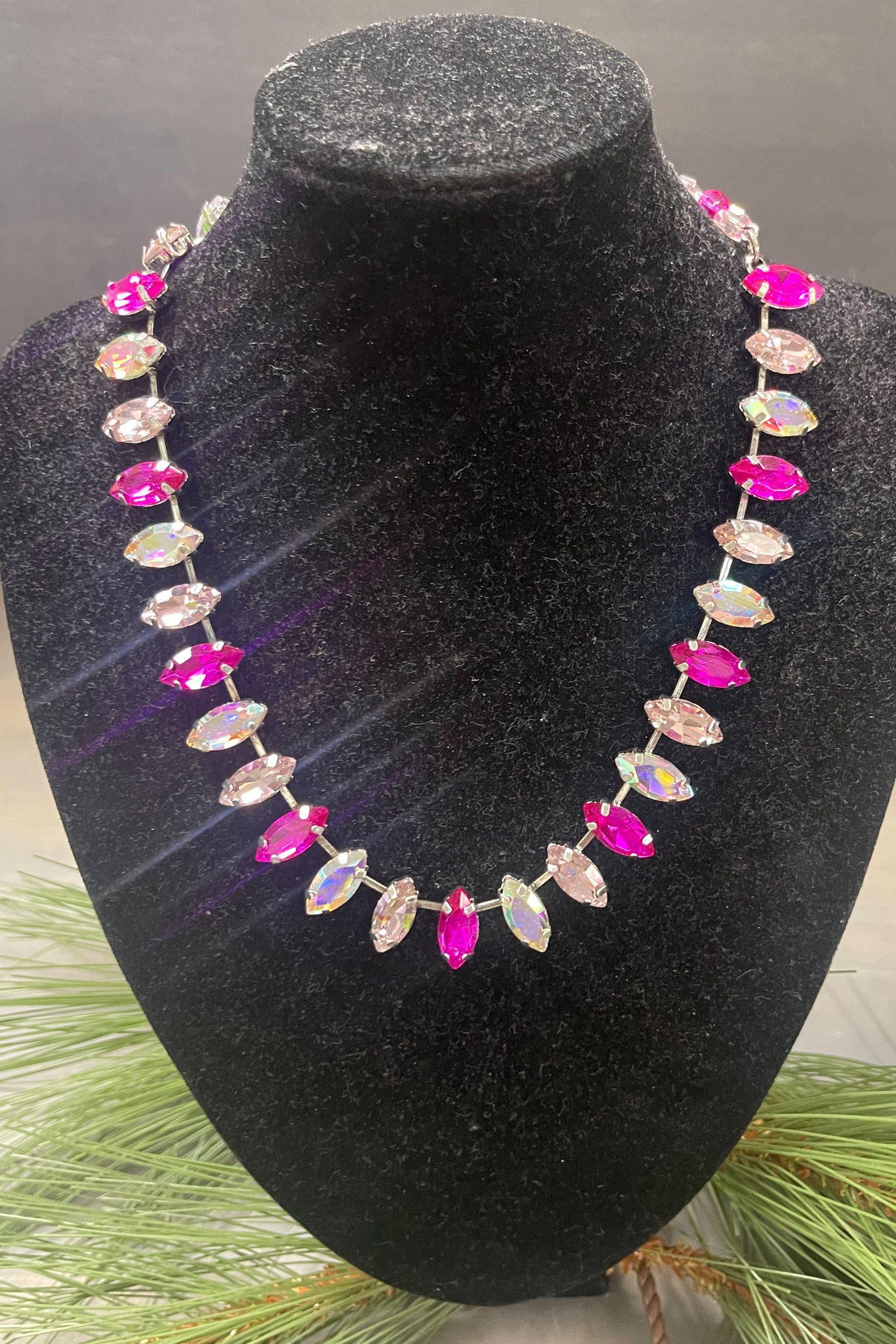 Night Out Bling Necklace - Pink